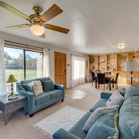 Cozy Central Point Bungalow On Working Winery! Exterior photo