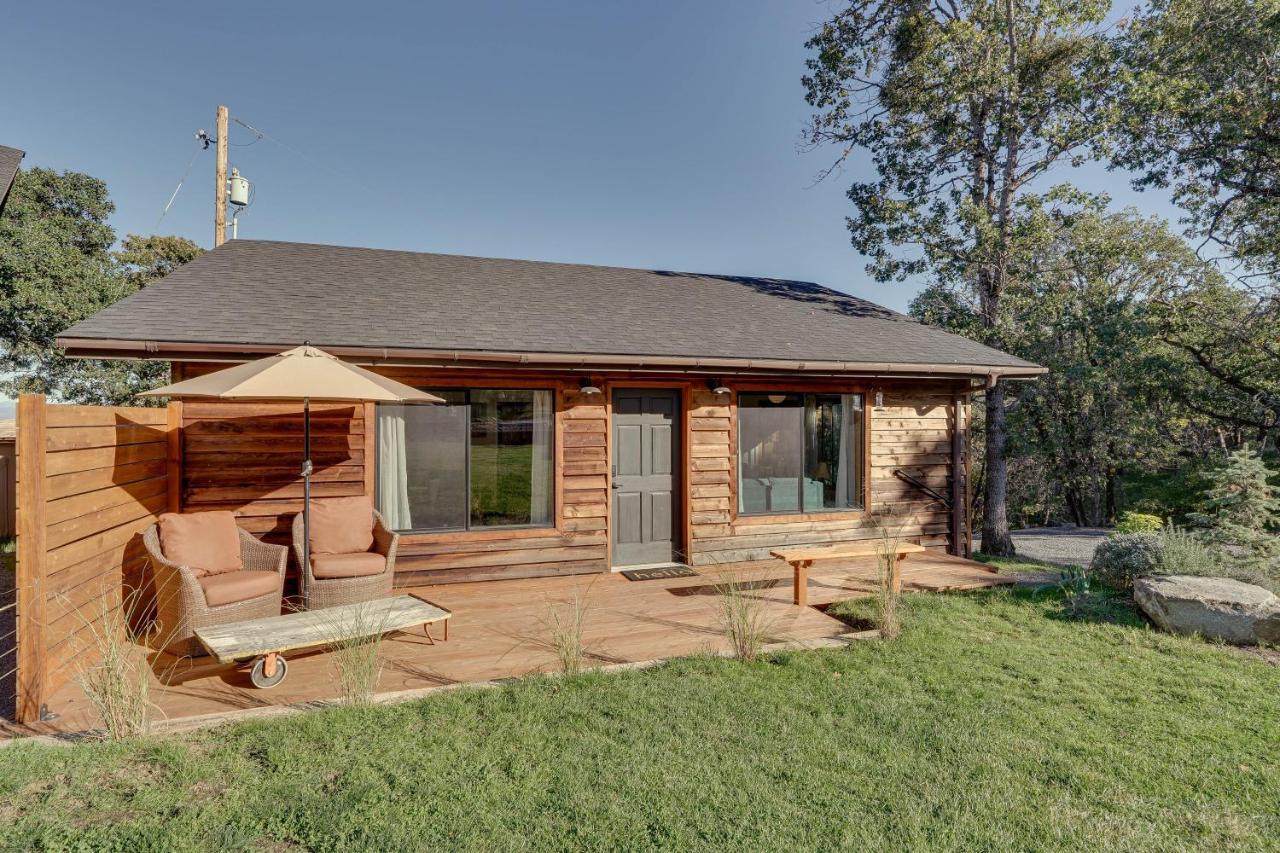 Holiday home Cozy Point On Working Winery!