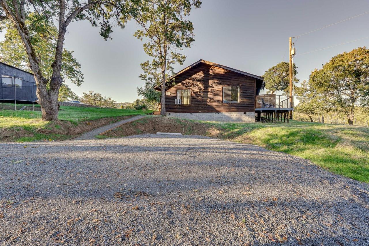 Holiday home Cozy Point On Working Winery! *
