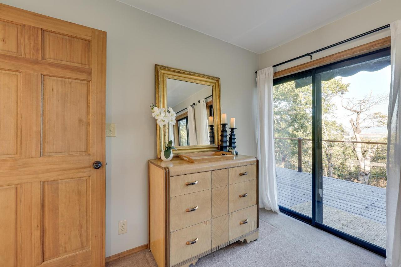 Cozy Point On Working Winery! Holiday home *
