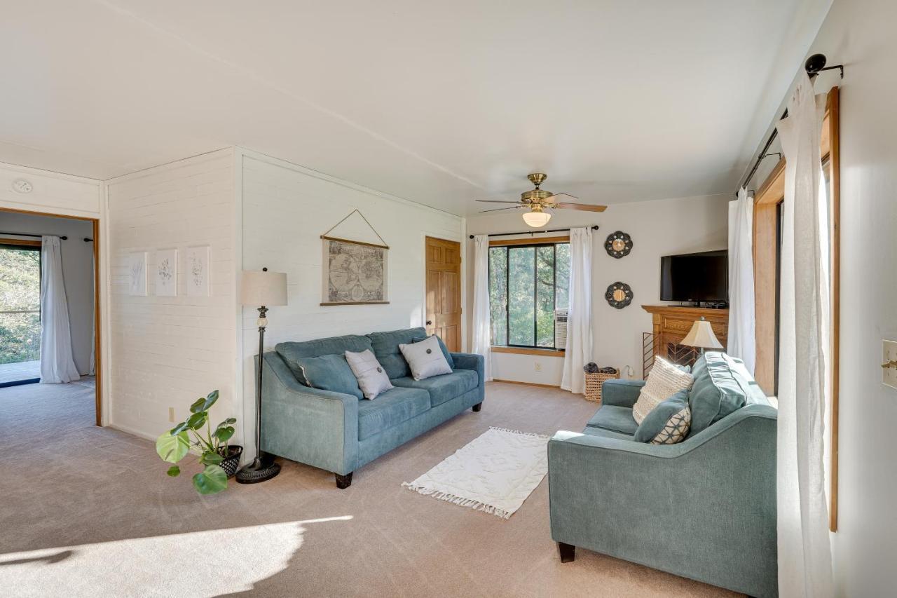 Holiday home Cozy Point On Working Winery! Central Point